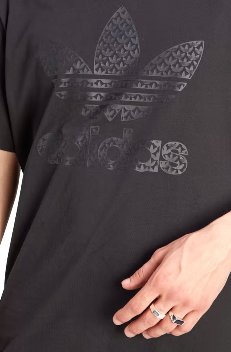 Camiseta Adidas Graphics Monogram Preto - NewSkull