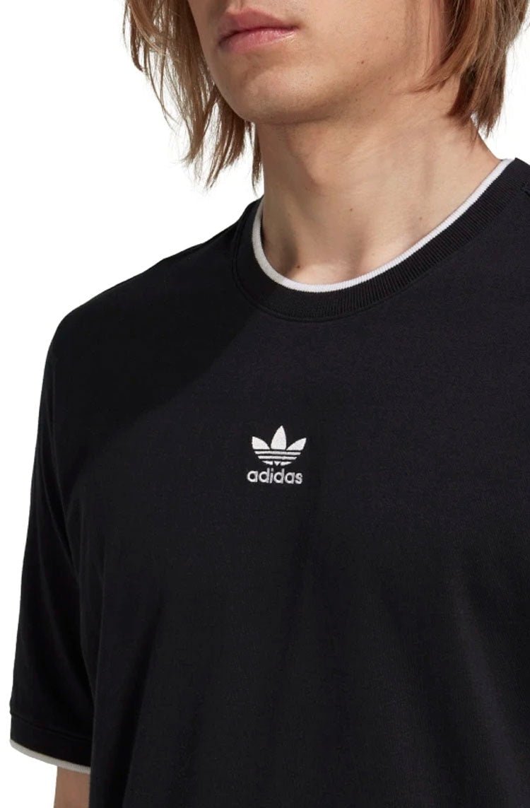 Camiseta Adidas Rekive Preto/Branco - NewSkull
