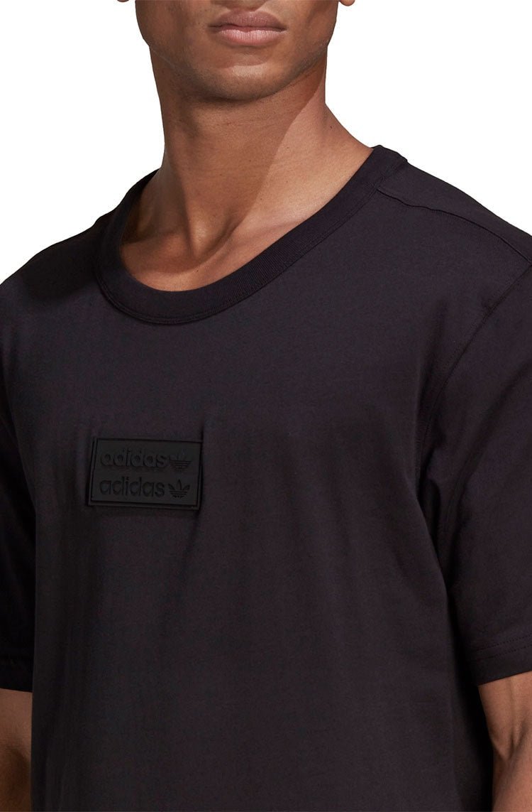 Camiseta Adidas R.Y.V. Silicone Badge Preta/Preta - NewSkull