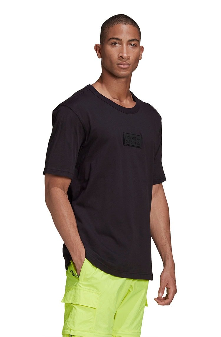 Camiseta Adidas R.Y.V. Silicone Badge Preta/Preta - NewSkull