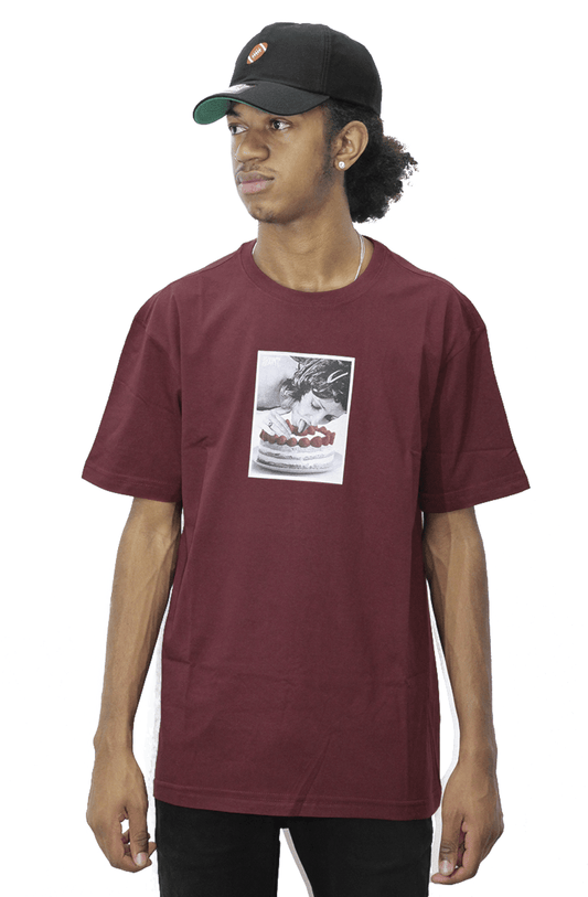 Camiseta Blunt Lick That Cake Bordo - NewSkull