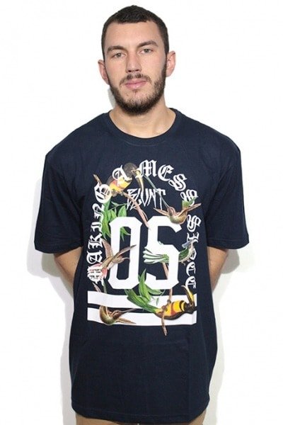Camiseta Blunt Making a Bird Mess Azul - NewSkull