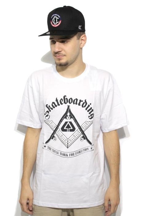 Camiseta Live Skateboards Evolution - NewSkull