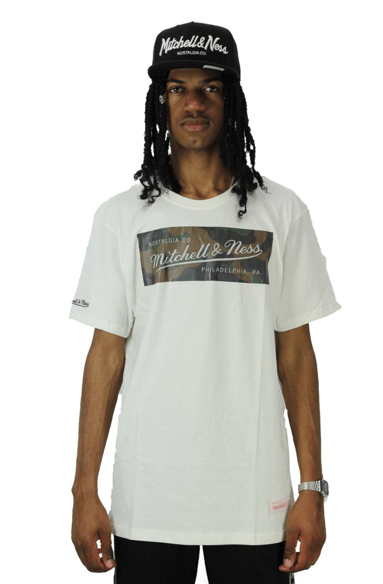 Camiseta Mitchell e Ness Box Logo Camo Creme - NewSkull