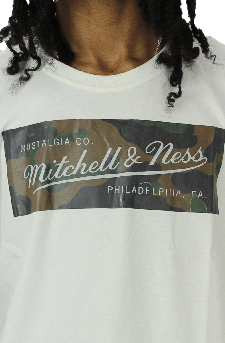 Camiseta Mitchell e Ness Box Logo Camo Creme - NewSkull