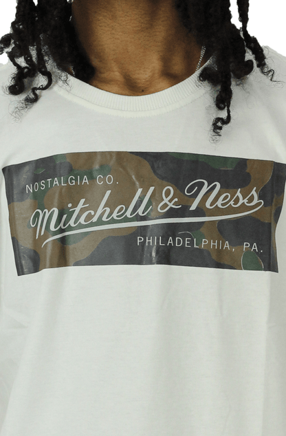 Camiseta Mitchell e Ness Box Logo Camo Creme - NewSkull