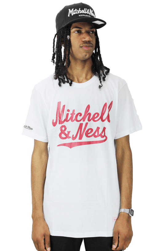 Camiseta Mitchell e Ness Branded Logo Branca - NewSkull