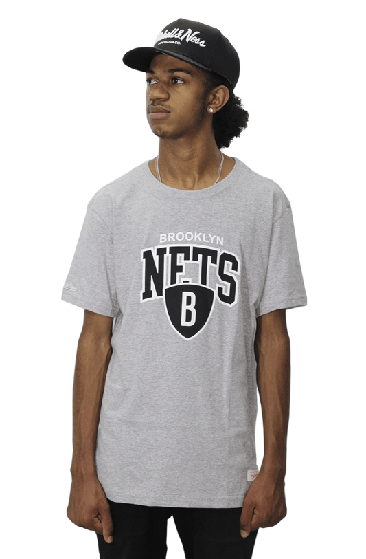 Camiseta Mitchell e Ness Brooklyn Nets Arch Cinza - NewSkull
