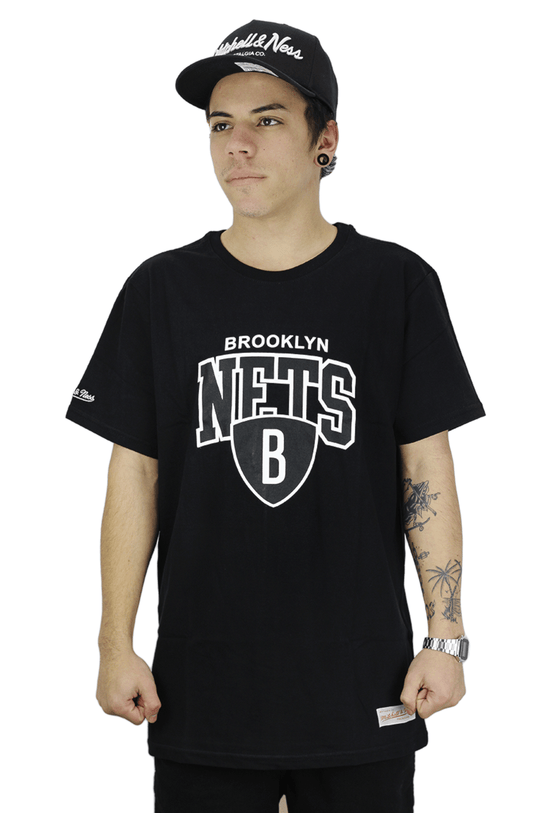 Camiseta Mitchell e Ness Brooklyn Nets Arch Preto - NewSkull