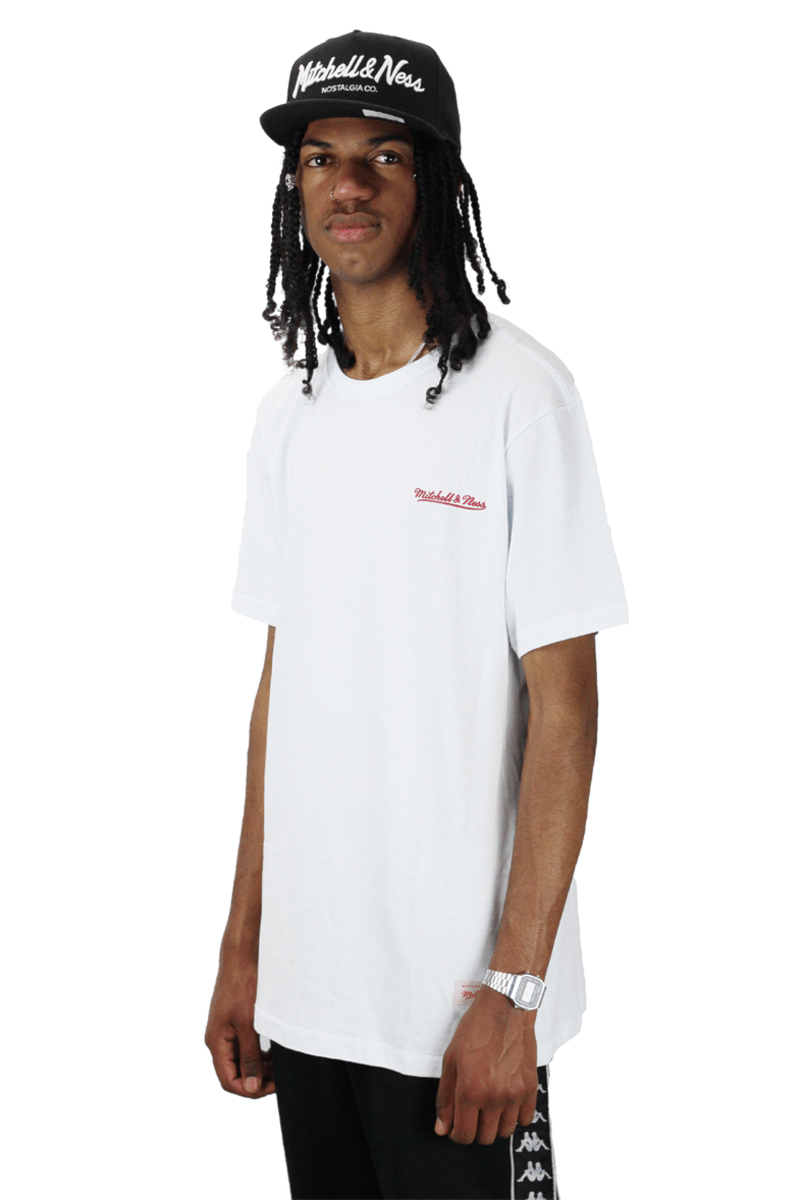 Camiseta Mitchell e Ness Front Signature Branca - NewSkull