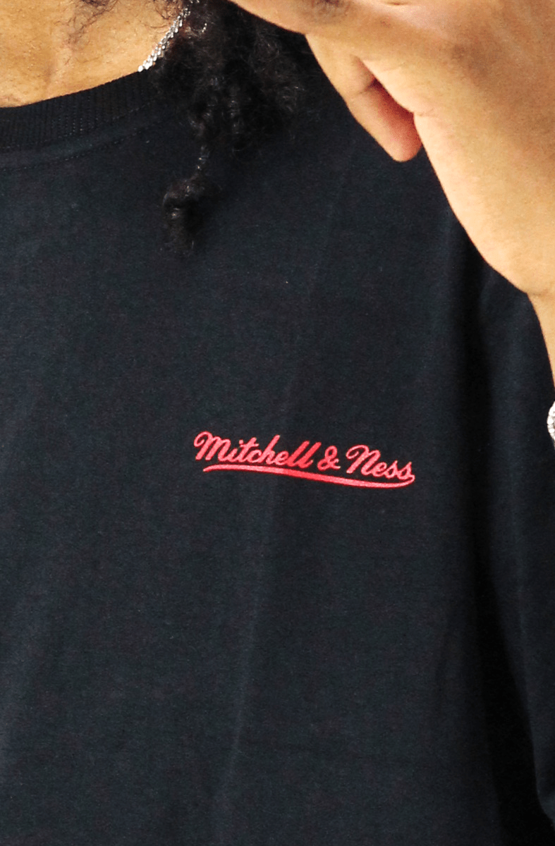 Camiseta Mitchell e Ness Front Signature Preta - NewSkull