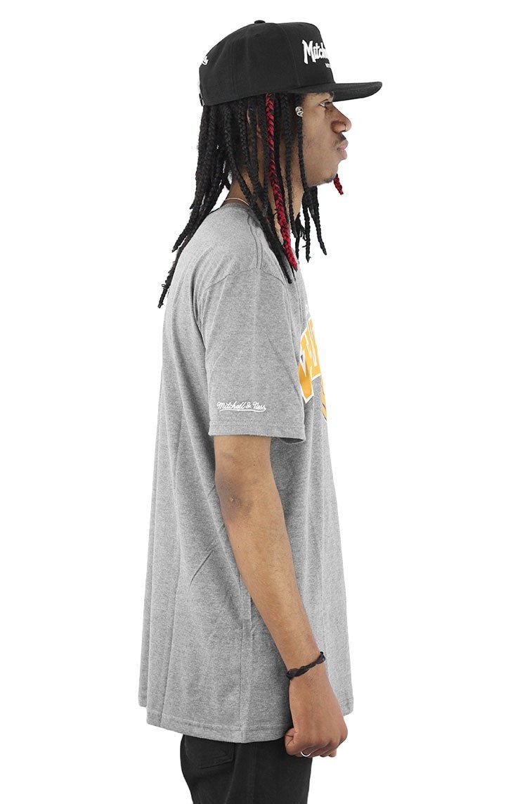 Camiseta Mitchell e Ness Golden State Warriors Arch Cinza - NewSkull