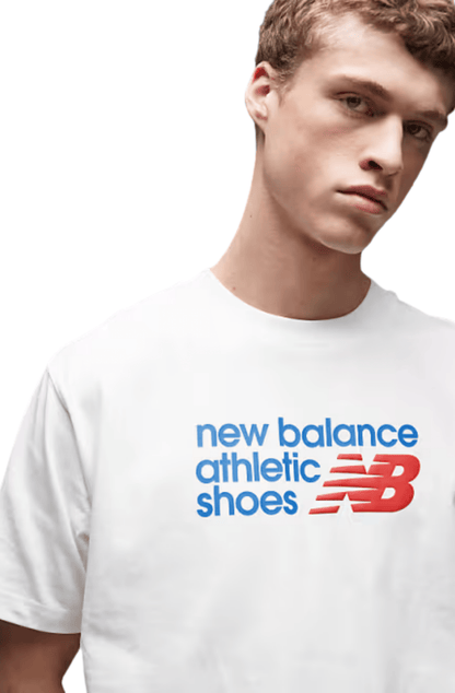 Camiseta New Balance Athletics Relaxed Premium Chest Logo Off-White - NewSkull