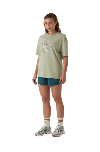 Camiseta New Balance Flower Shoe Feminino Verde - NewSkull
