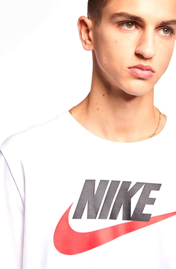 Camiseta Nike Sportswear Branca/Vermelho - NewSkull
