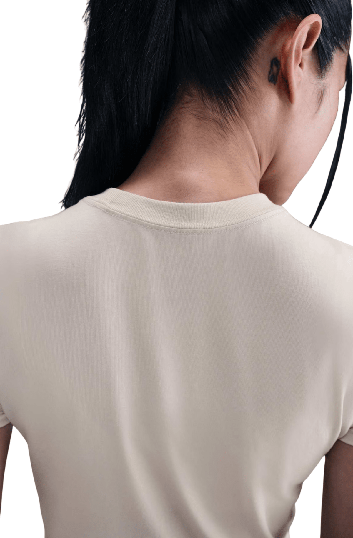 Camiseta Nike Sportswear Chill Knit Cropped Feminino Bege - NewSkull