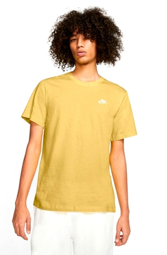 Camiseta Nike Sportswear Club Amarelo/Branco - NewSkull