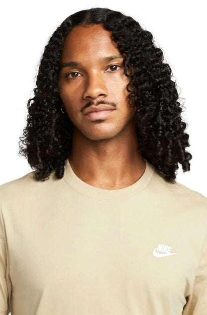 Camiseta Nike Sportswear Club Bege/Branco - NewSkull