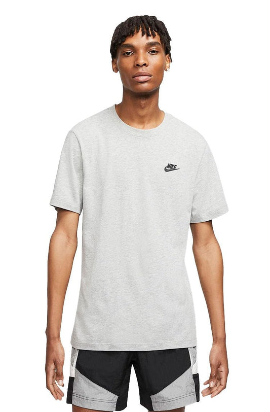 Camiseta Nike Sportswear Club Cinza/Preto - NewSkull