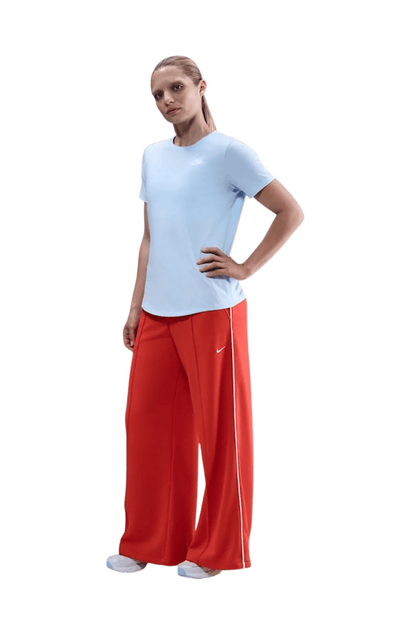 Camiseta Nike Sportswear Club Essentials Feminino Azul - NewSkull