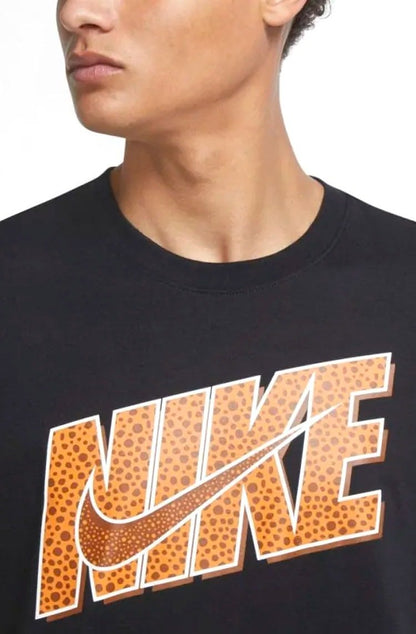 Camiseta Nike Sportswear Club Preto/Laranja - NewSkull
