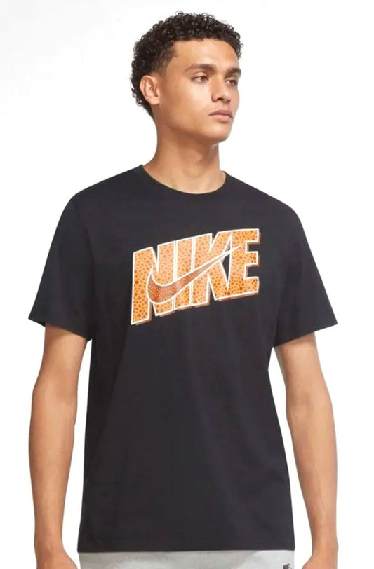 Camiseta Nike Sportswear Club Preto/Laranja - NewSkull