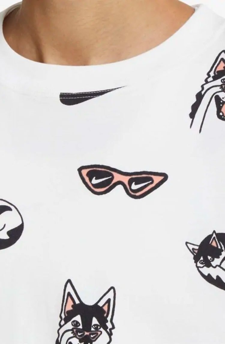 Camiseta Nike Sportswear Dog Feminina Branco/Preto - NewSkull