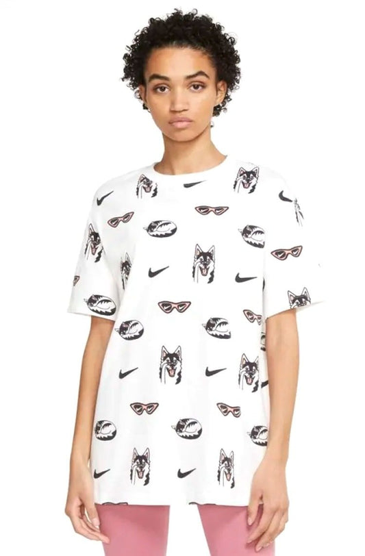Camiseta Nike Sportswear Dog Feminina Branco/Preto - NewSkull