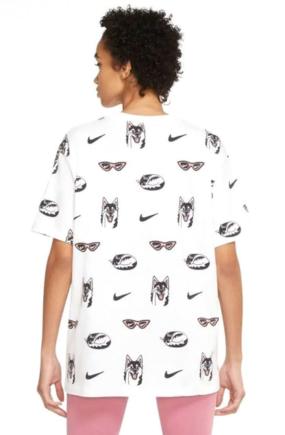 Camiseta Nike Sportswear Dog Feminina Branco/Preto - NewSkull