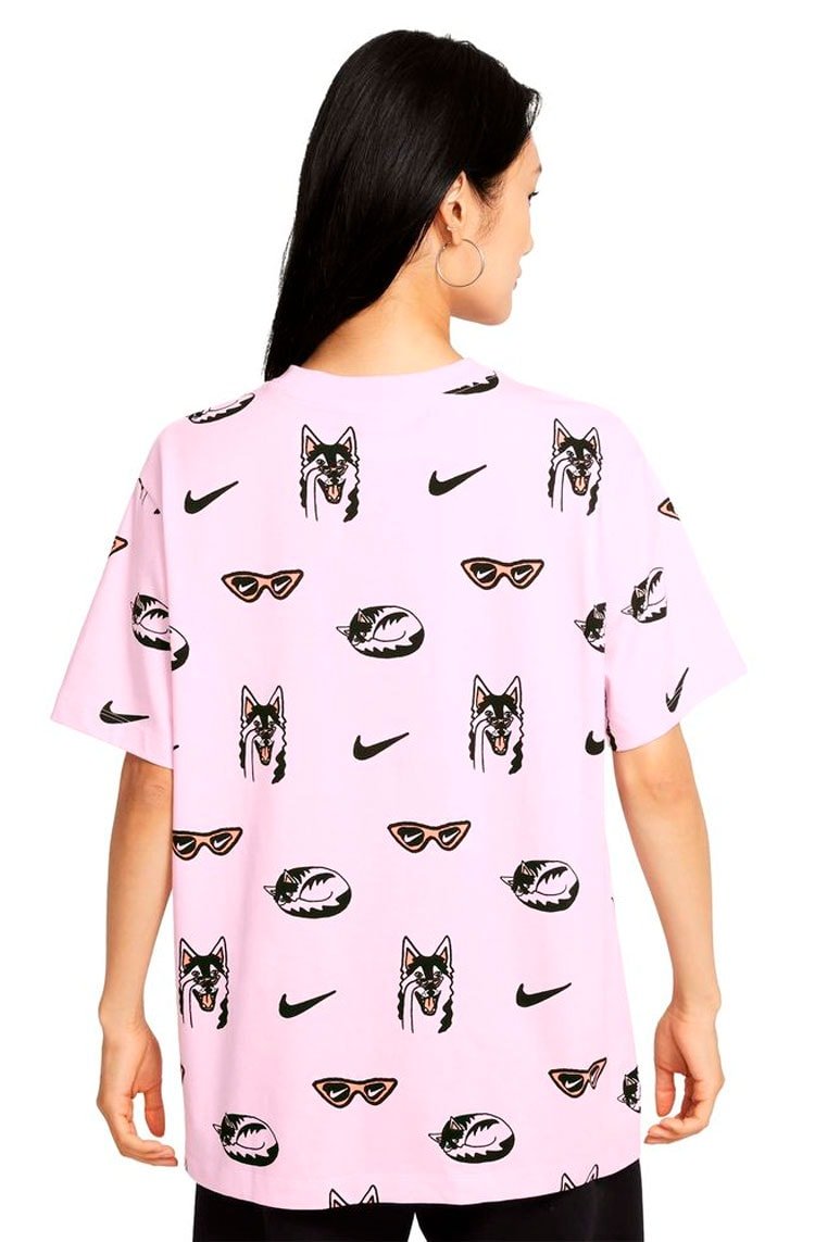 Camiseta Nike Sportswear Dog Feminina Rosa/Preto - NewSkull