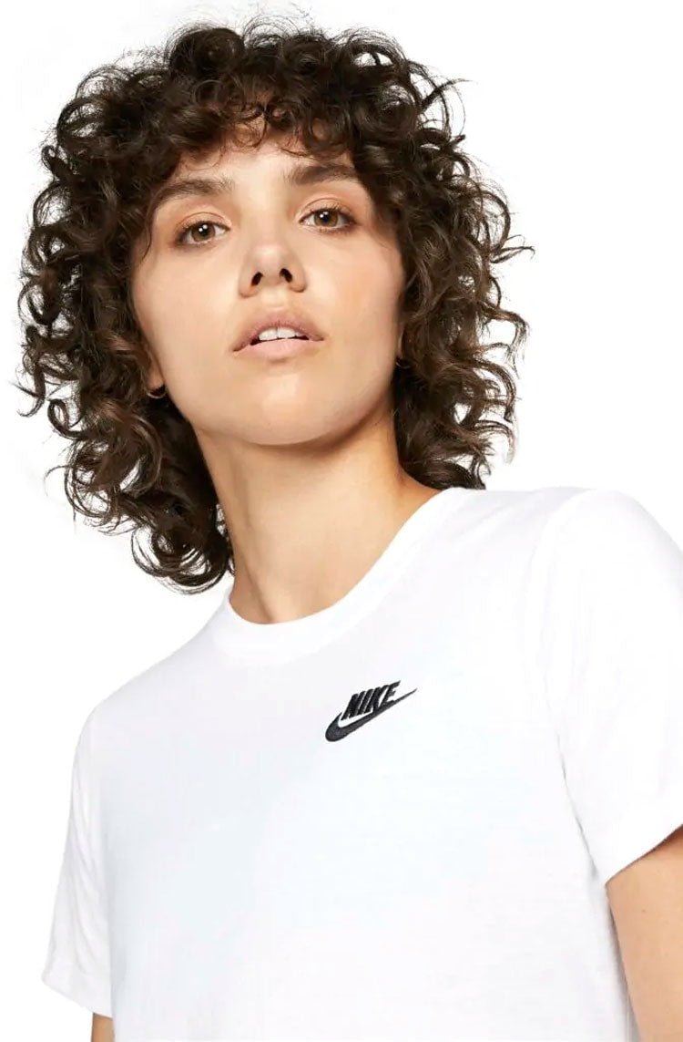 Camiseta Nike Sportswear Feminina Branco/Preto - NewSkull