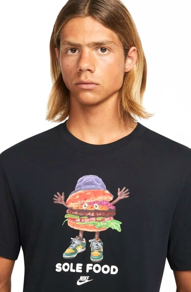 Camiseta Nike Sportswear Pk 2 Graphic Masculina Preto/Roxo - NewSkull