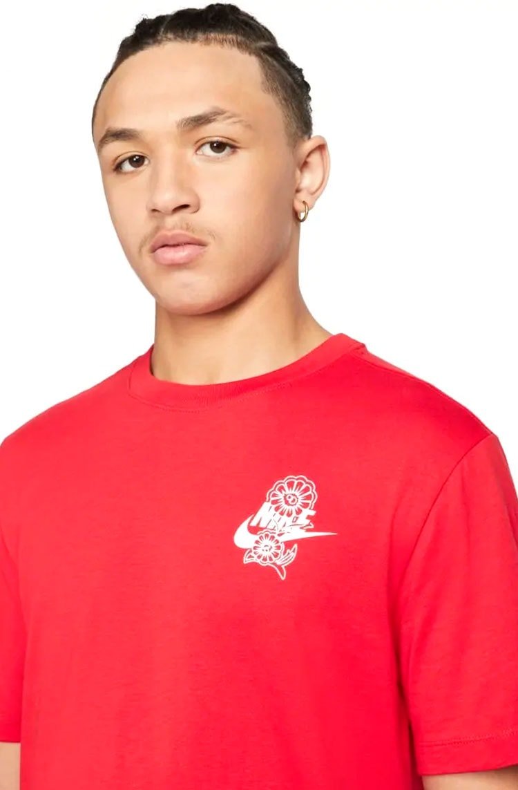 Camiseta Nike Sportswear Vermelho/Branco - NewSkull