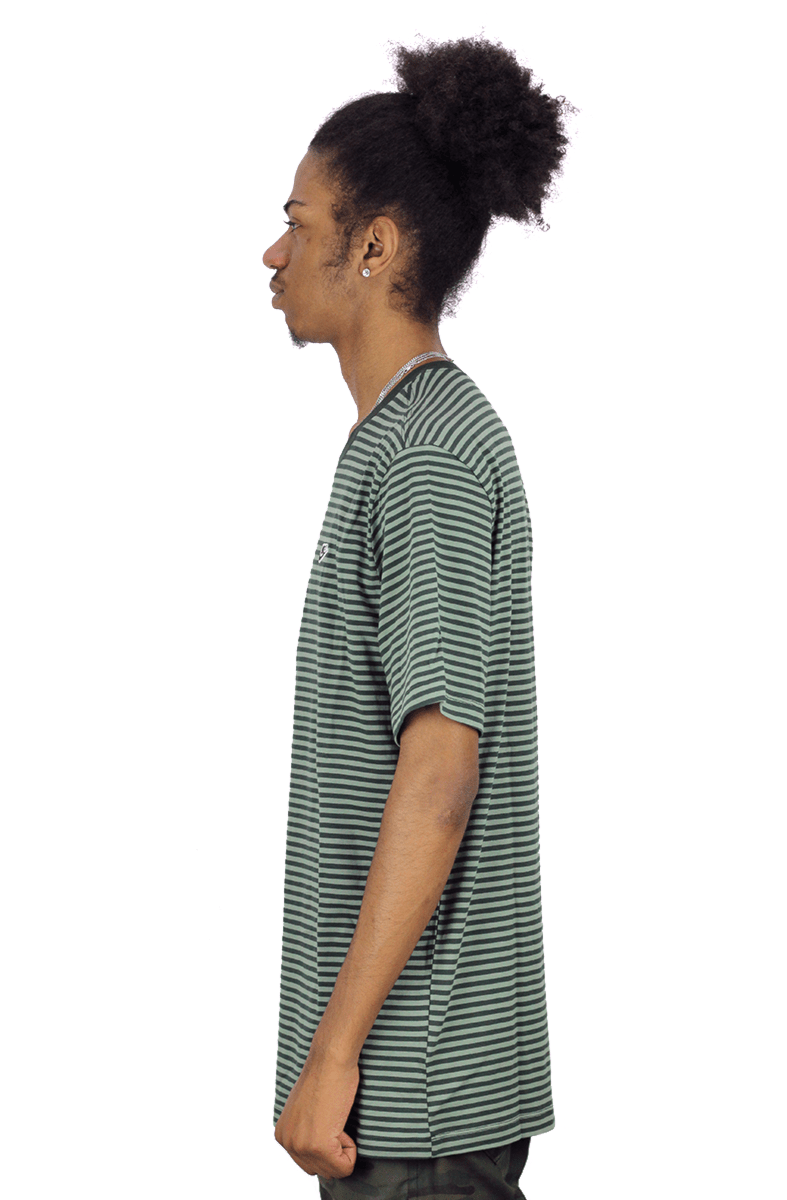 CAMISETA NIKE TEE INI LISTRADA MASCULINA VERDE - NewSkull