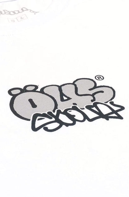 Camiseta OUS x Skolas Branco - NewSkull