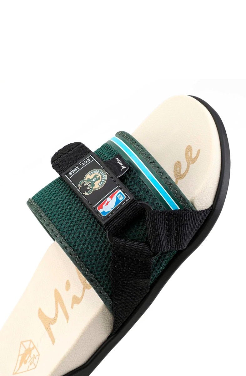 Chinelo Rider Slide NX NBA Milwaukee Bucks Preto/Verde/Bege - NewSkull