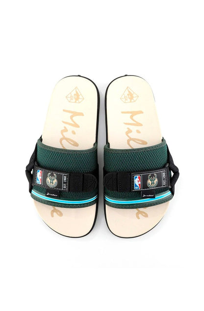 Chinelo Rider Slide NX NBA Milwaukee Bucks Preto/Verde/Bege - NewSkull