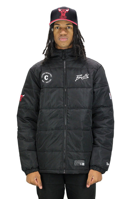JAQUETA NEW ERA PUFFER CHICAGO BULLS NBA CAPUZ PRETA - NewSkull