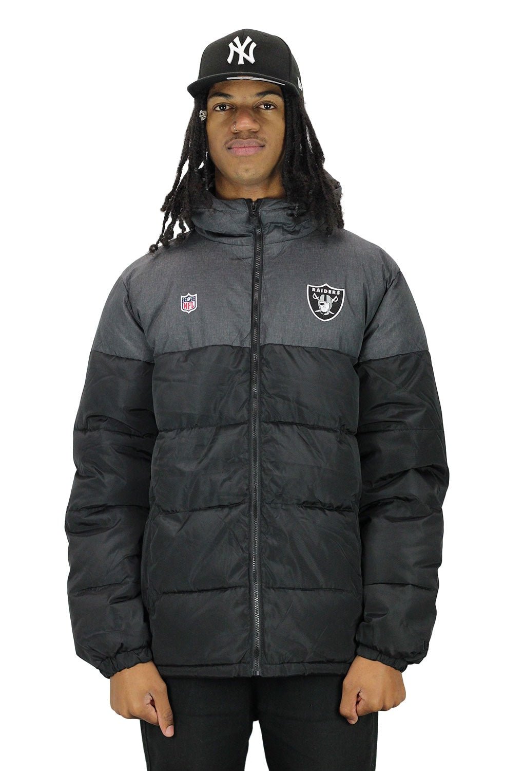 JAQUETA NEW ERA VERSATILI RAIDERS NFL CAPUZ MESCLA/PRETA - NewSkull