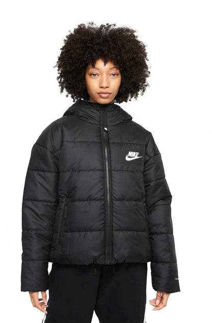 Jaqueta Nike Sportswear Therma - FIT Repel Classic Feminina Preto/Branco - NewSkull