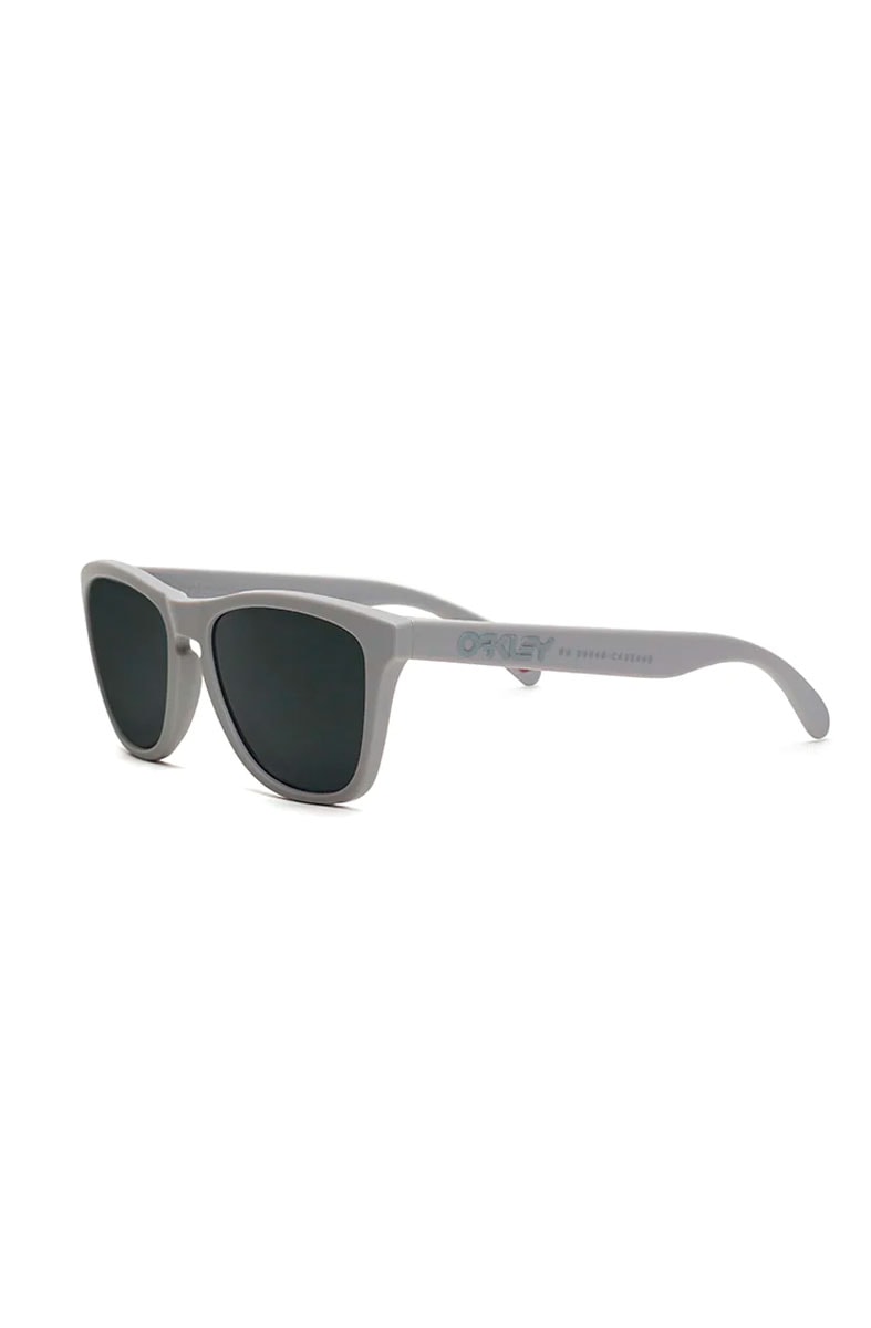 Óculos Piet x Oakley Frogskins PIET MTTCoolgray W/ Prizm Grey+ - NewSkull