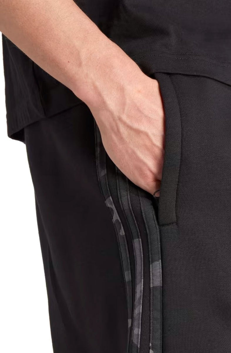 Shorts Adidas Estampado Camo Stripe Preto - NewSkull