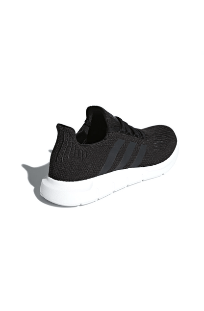 Tênis Adidas Swift Run Preto 2 - NewSkull