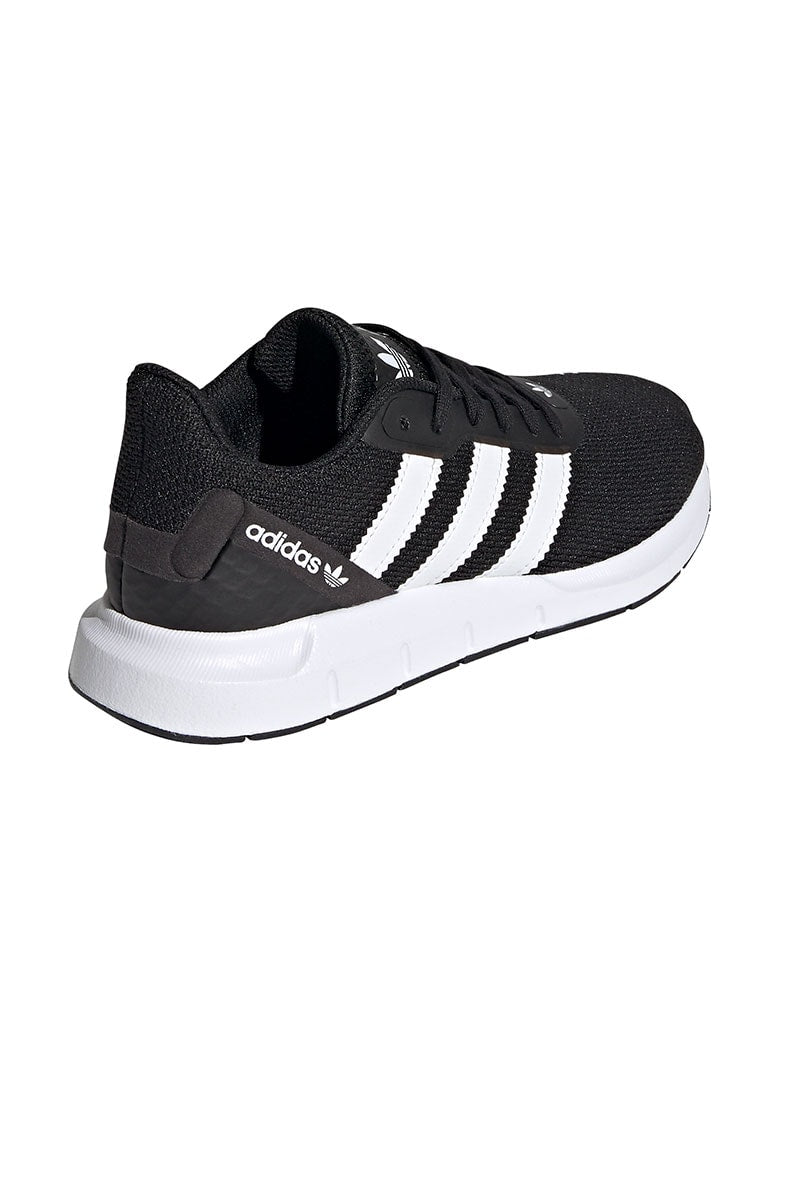 Tênis Adidas Swift Run RF Feminino Preto/Branco - NewSkull