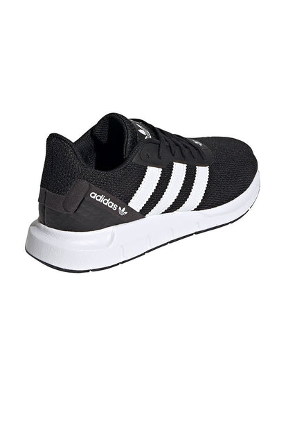 Tênis Adidas Swift Run RF Feminino Preto/Branco - NewSkull
