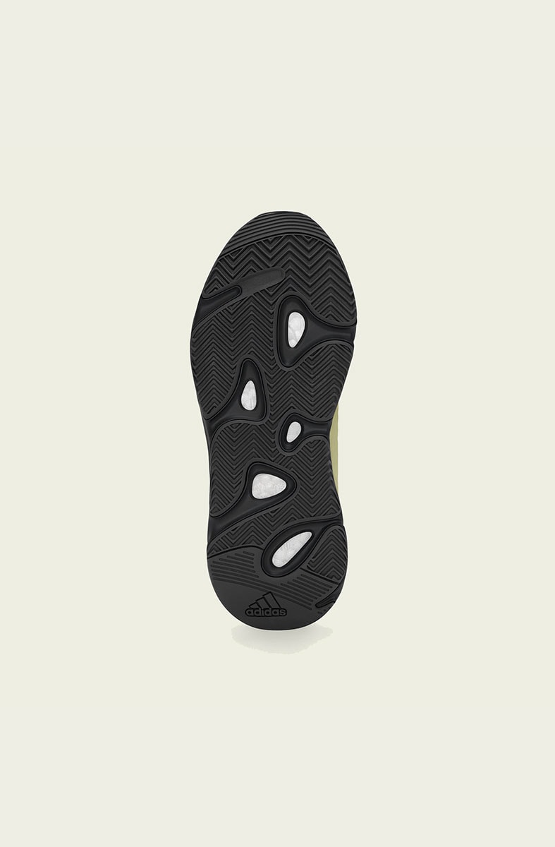Tênis Adidas Yeezy 700 MNVN Resin - NewSkull