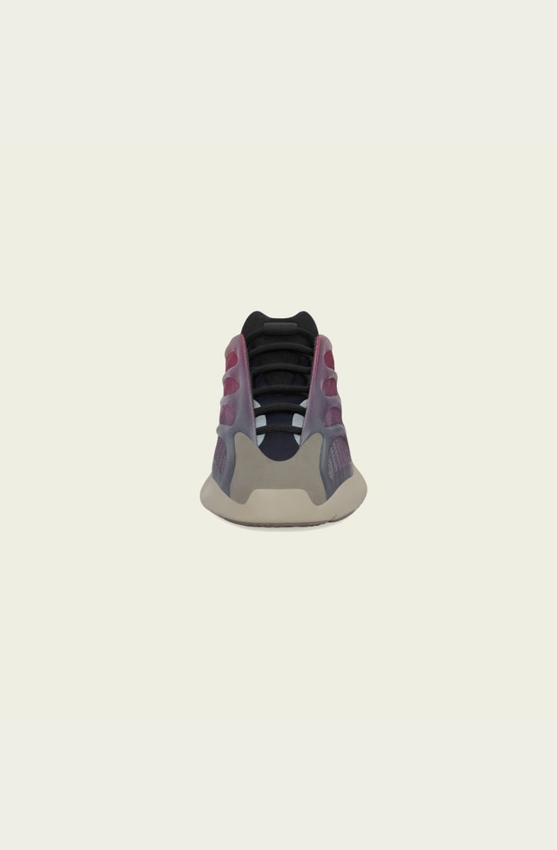 Tênis Adidas Yeezy 700 V3 Fade Carbon - NewSkull