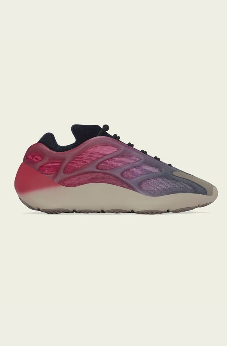 Tênis Adidas Yeezy 700 V3 Fade Carbon - NewSkull