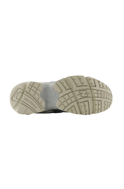 Tênis New Balance 725V1 Unissex Branco/Cinza Metalizado ML725CG - NewSkull