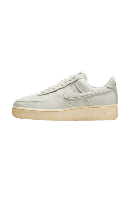 Tênis Nike Air Force 1 '07 Feminino Pony Hair Bege II7398 - 100 - NewSkull